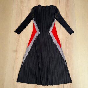 NWT MC Oasis Black & Red Geometric Colorblock Artsy Boho Pleated Midi Dress OS